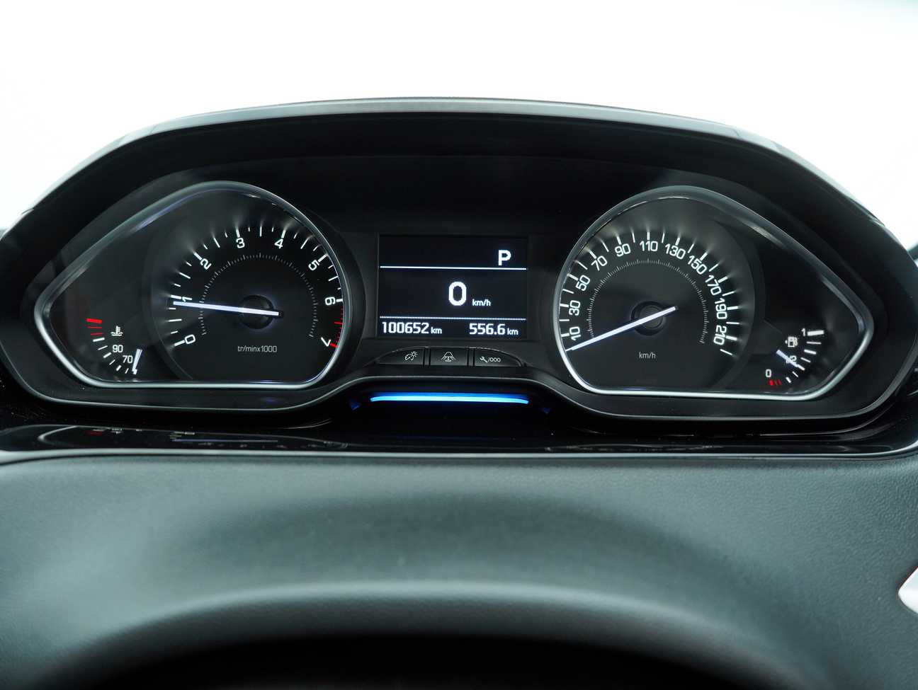 terpakai 2014 Peugeot 208 Allure 3 Door 1.6