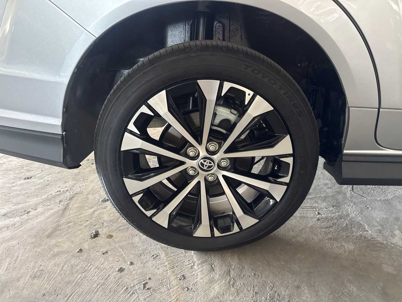 terpakai 2026 Toyota Veloz  1.5