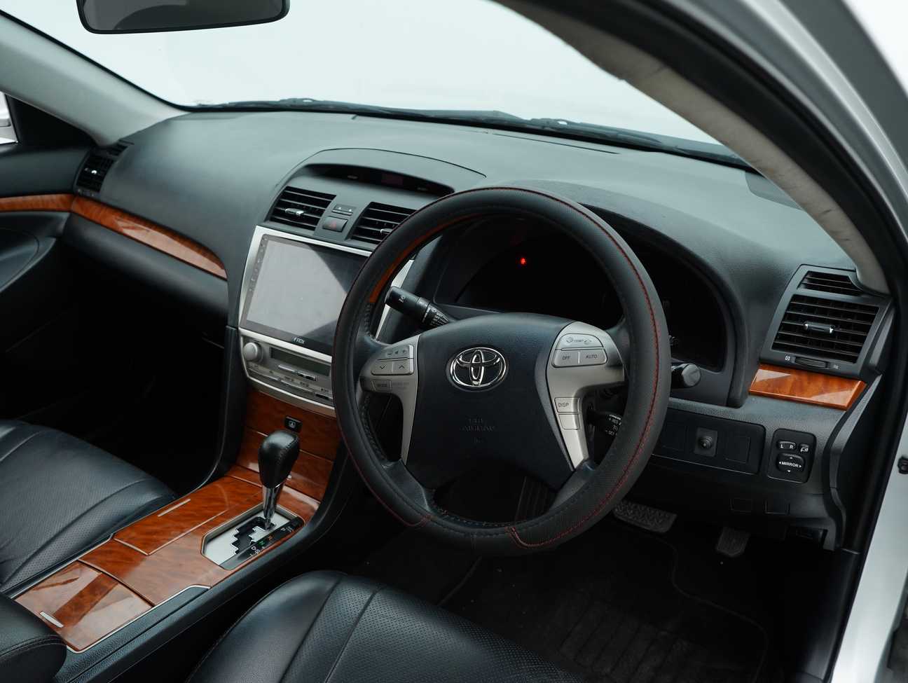 used 2012 Toyota Camry V 2.4
