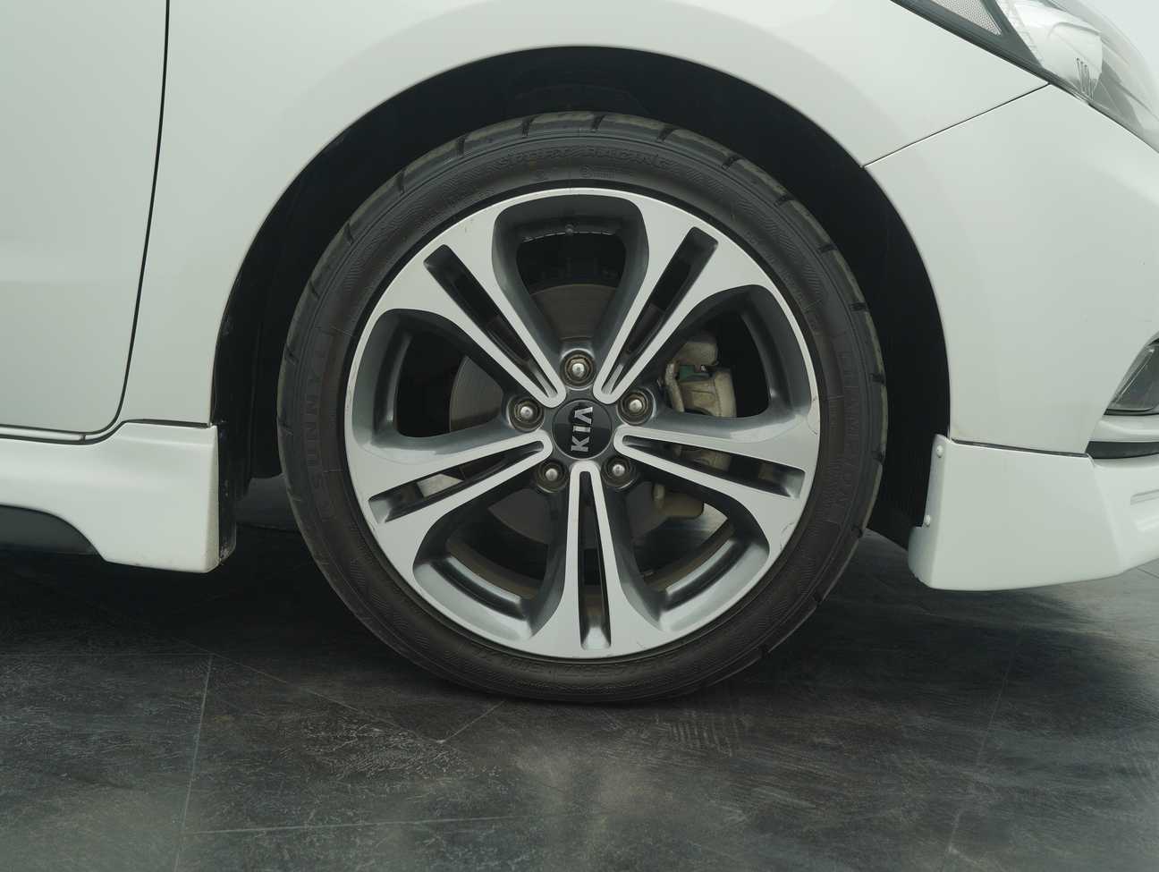 terpakai 2014 Kia Cerato  2.0