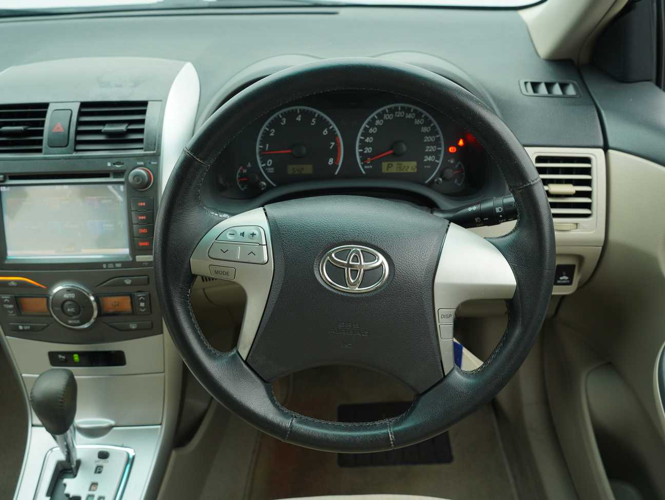 used 2013 Toyota Corolla Altis E 1.8