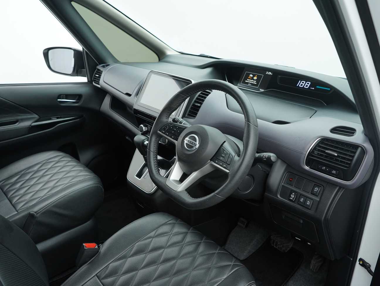 used 2022 Nissan Serena S-Hybrid High-Way Star 2.0