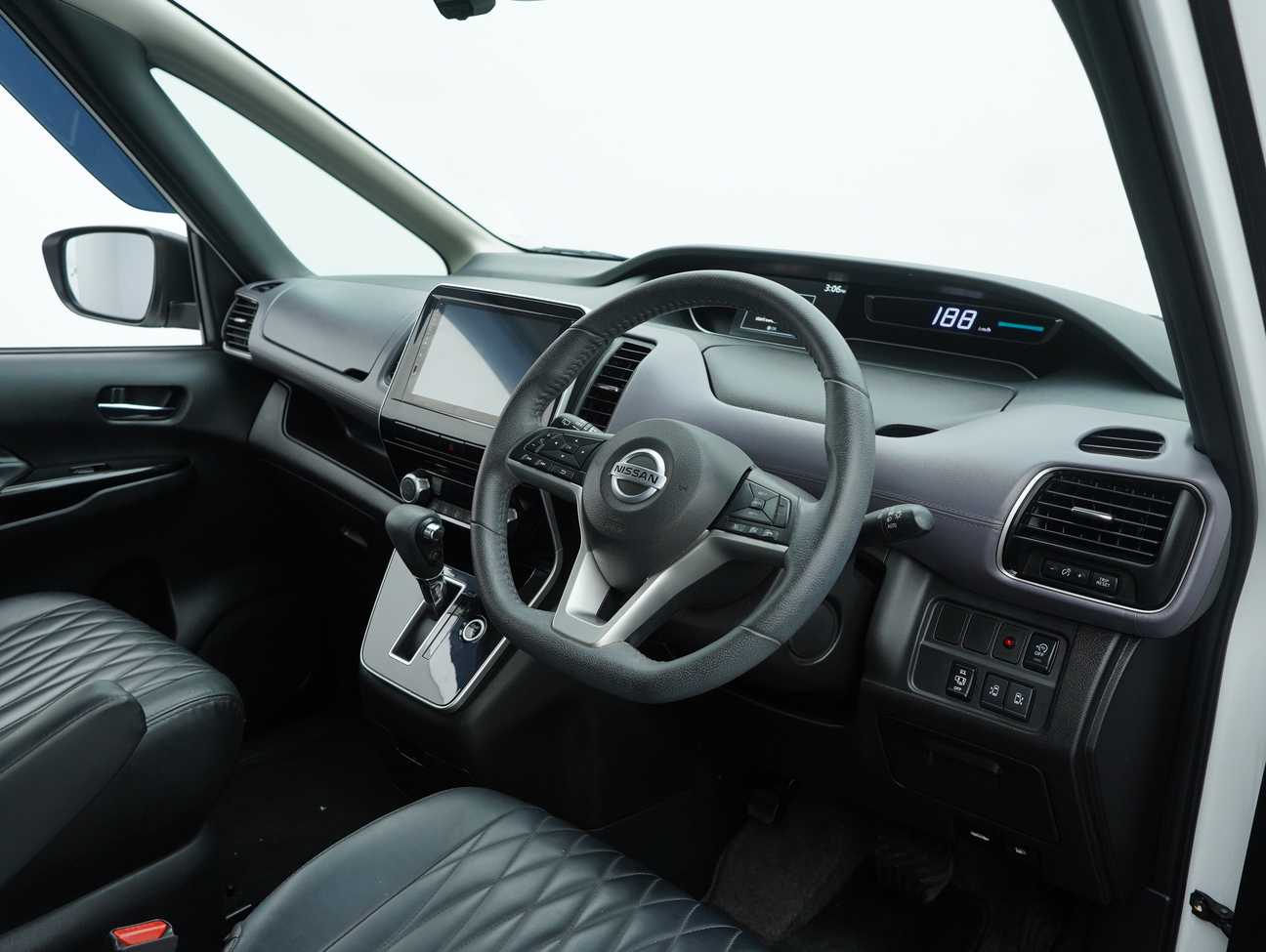 used 2022 Nissan Serena S-Hybrid High-Way Star 2.0