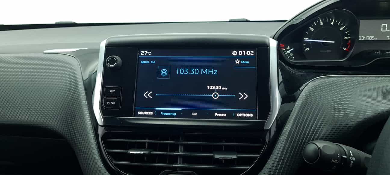 terpakai 2018 Peugeot 208 PURETECH 1.2