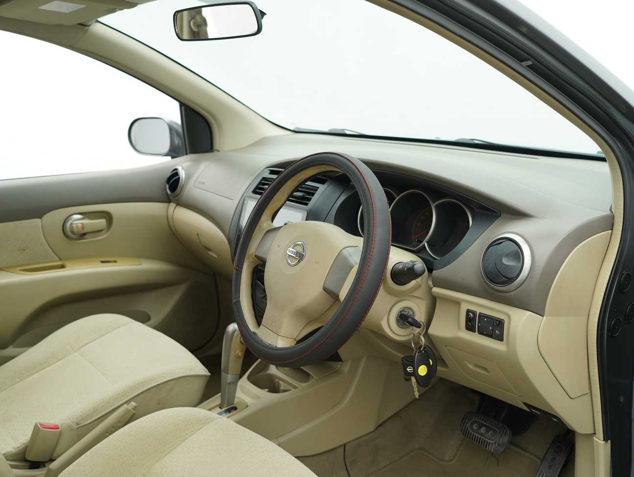used 2011 Nissan Grand Livina Comfort 1.6