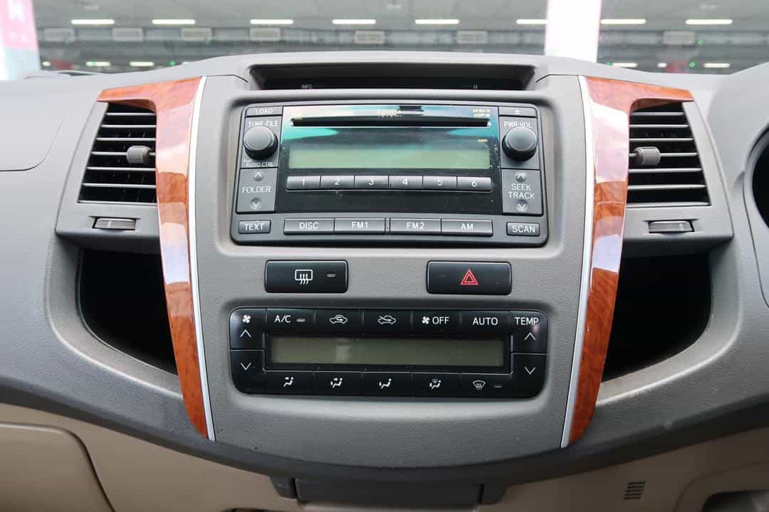 used 2009 Toyota FORTUNER V 2.7