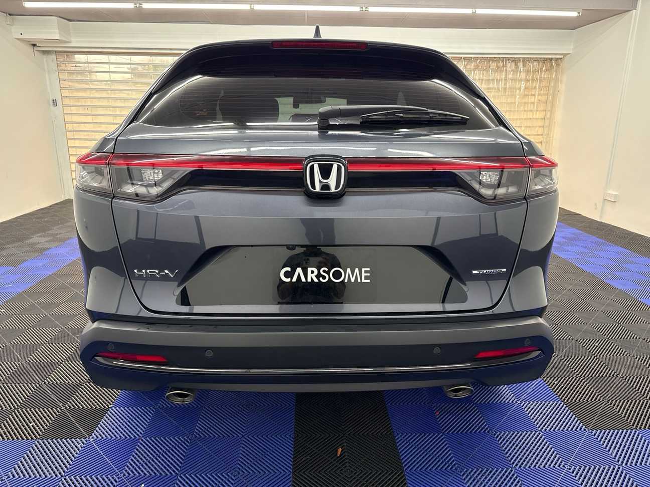 used 2025 Honda HR-V V 1.5