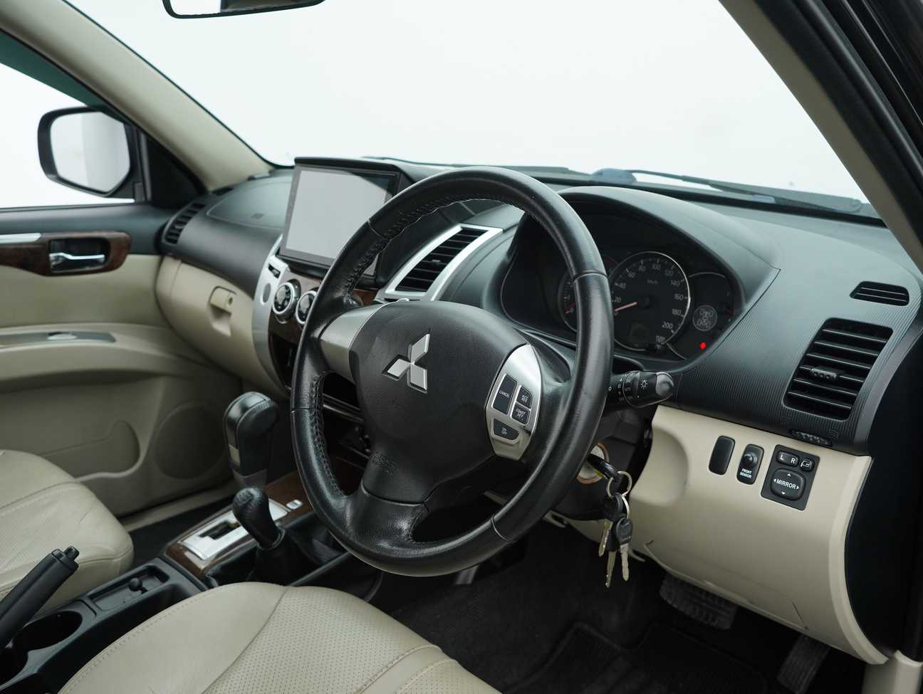 used 2013 Mitsubishi Pajero Sport VGT 2.5