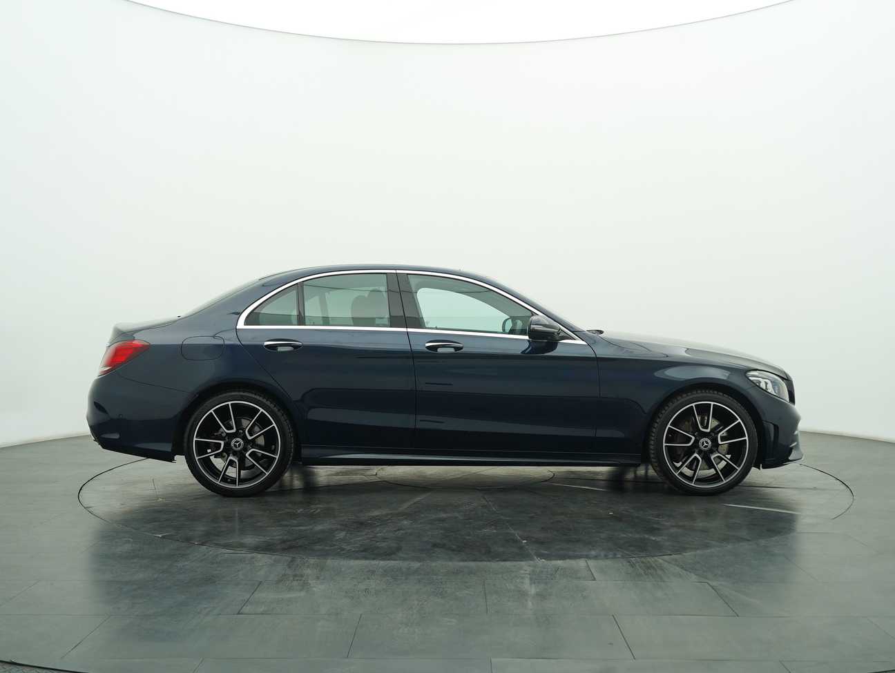 used 2018 Mercedes-Benz C300 AMG Line 2.0