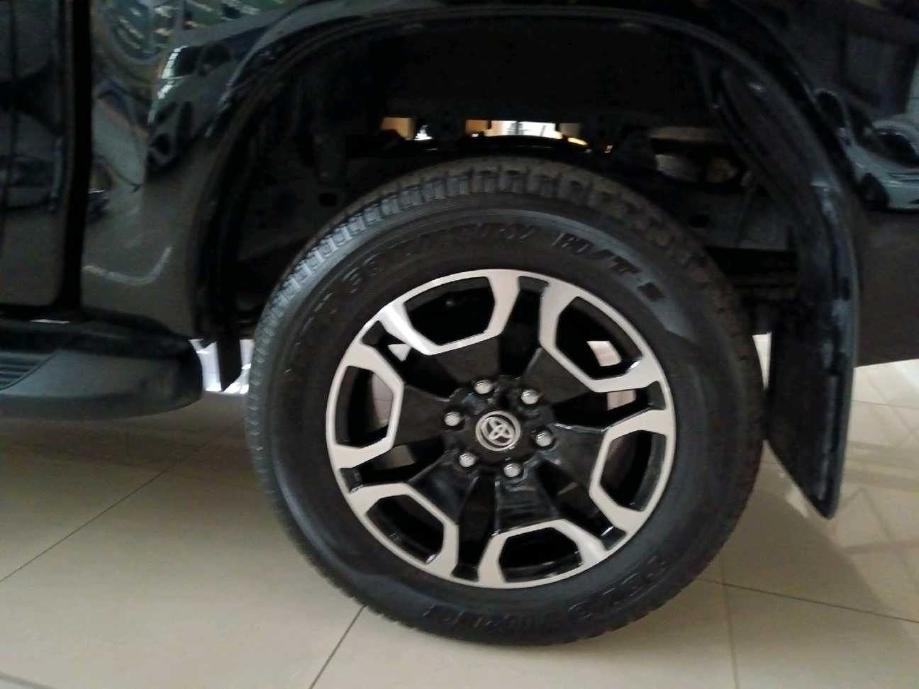 used 2023 Toyota Hilux V Dual Cab 2.4
