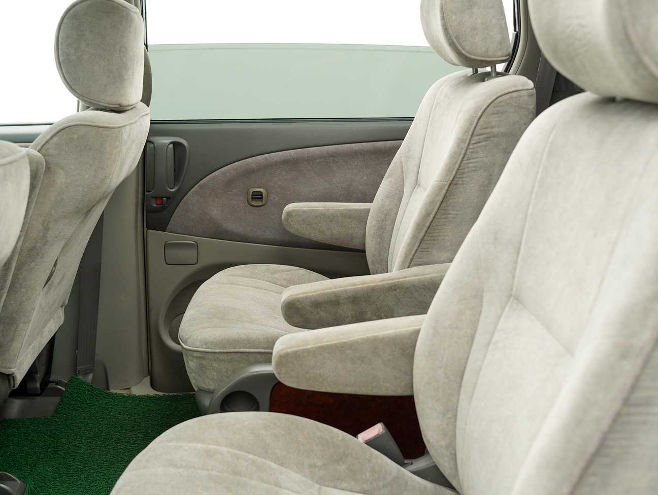 terpakai 2001 Toyota Estima G 2.4