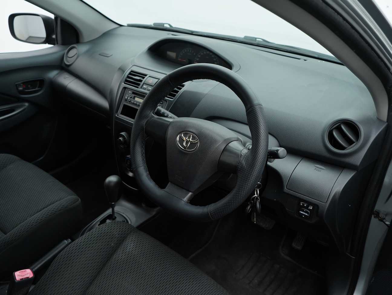 terpakai 2011 Toyota Vios J 1.5