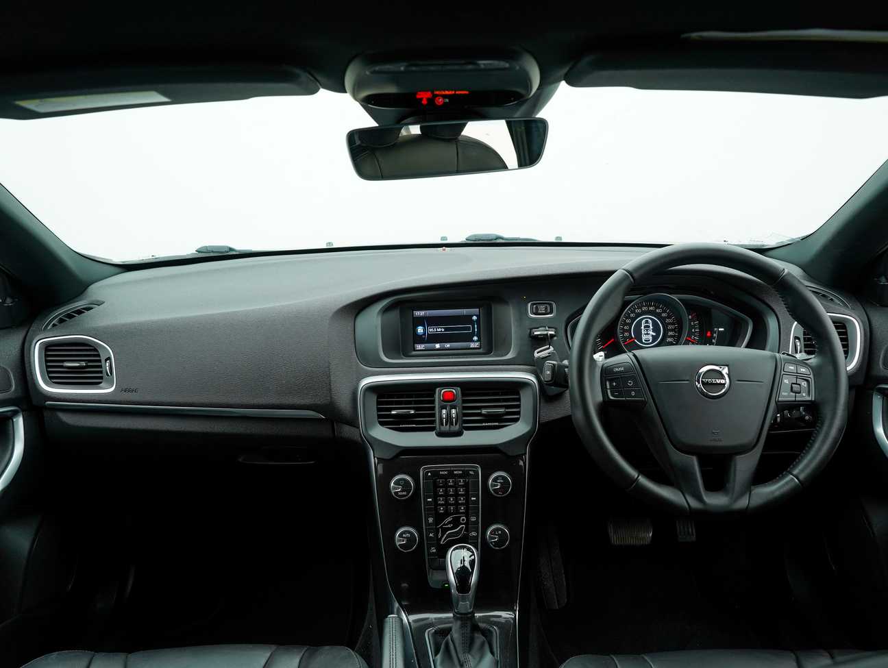 used 2018 Volvo V40 T4 2.0