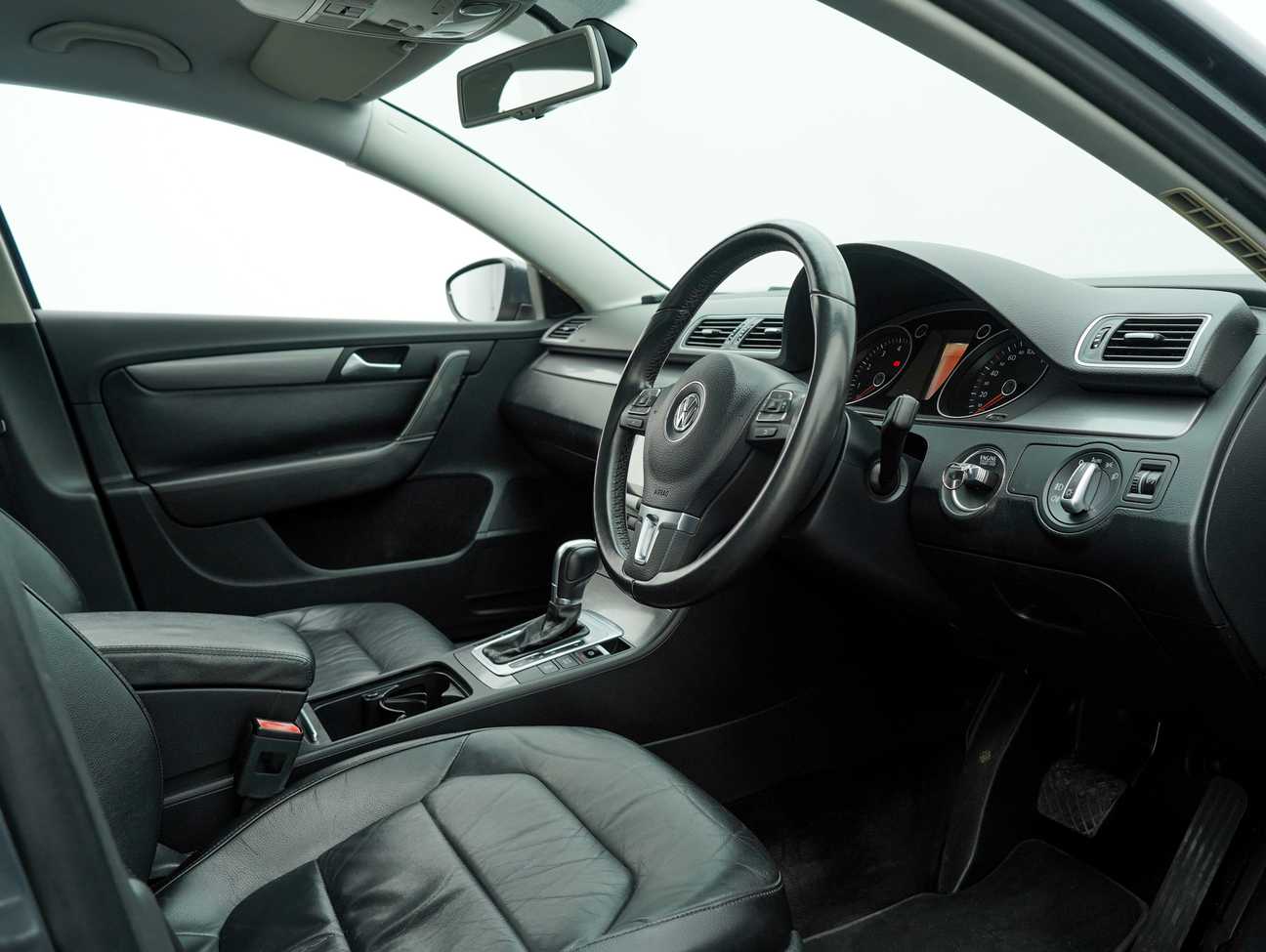 terpakai 2014 Volkswagen Passat TSI 1.8