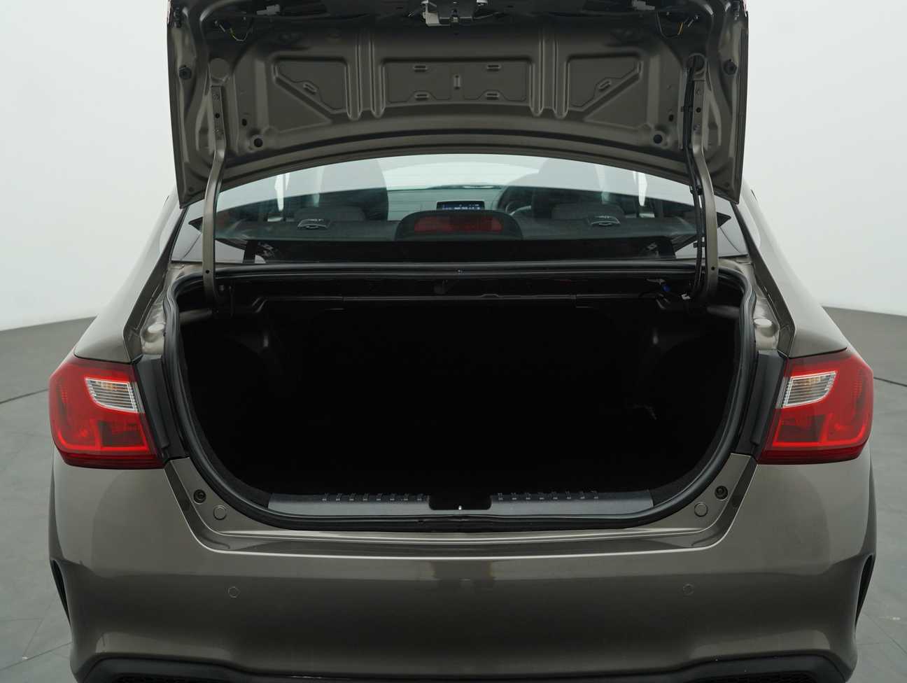 terpakai 2023 Proton Saga Premium 1.3