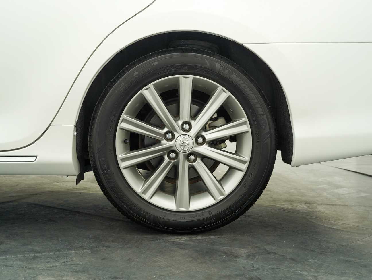 terpakai 2014 Toyota Camry GX 2.0