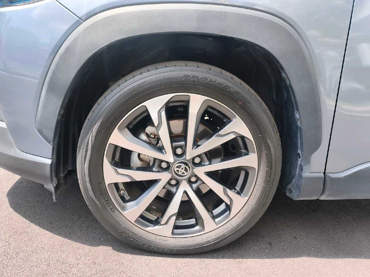 terpakai 2022 Toyota Corolla Cross Hybrid 1.8