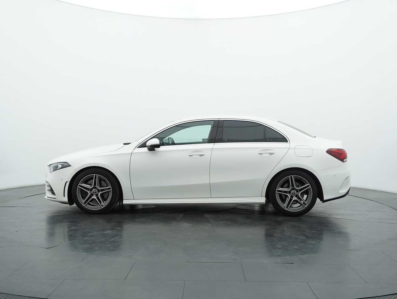 terpakai 2019 Mercedes-Benz A250 AMG Line 2.0