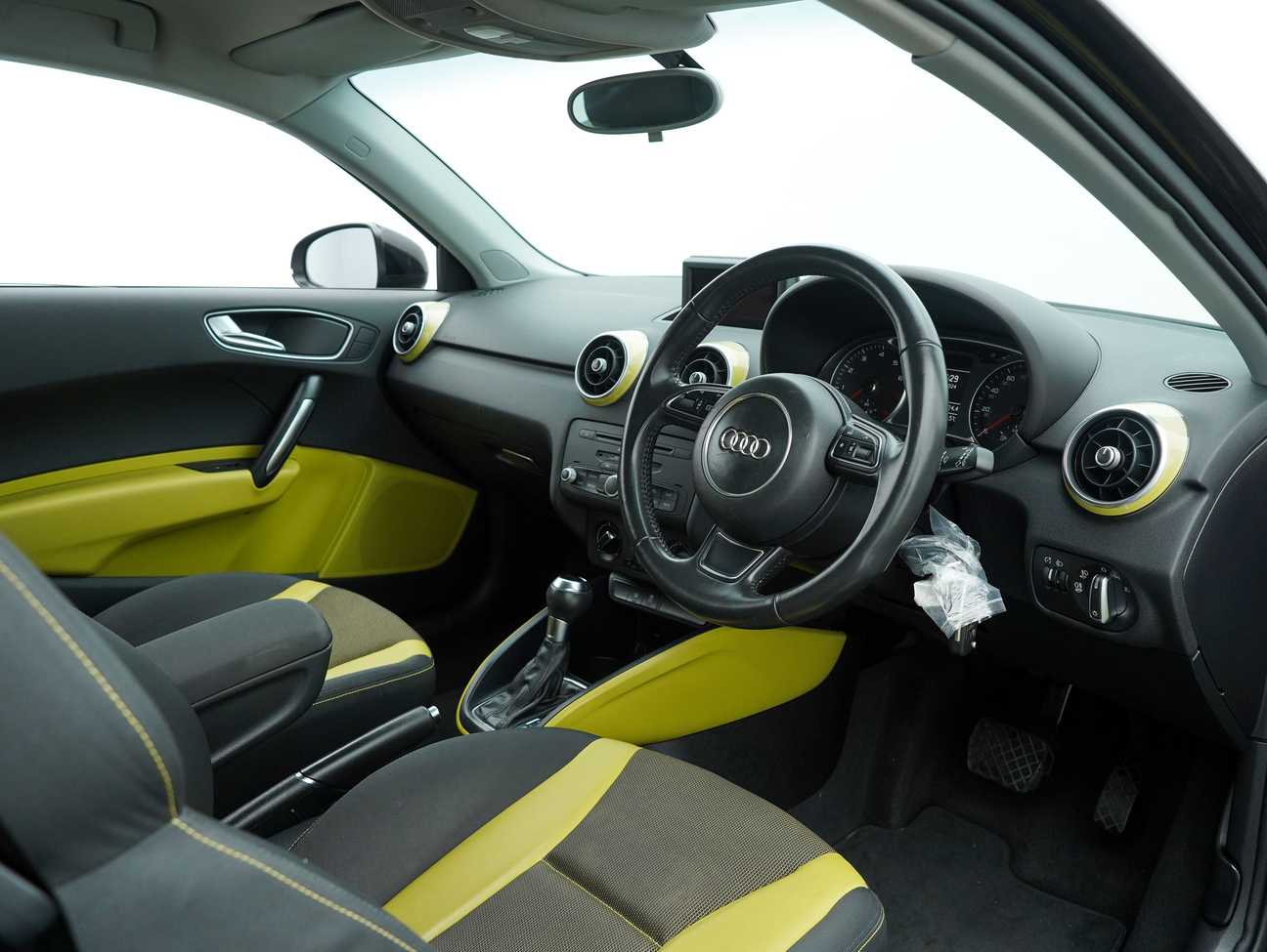 terpakai 2011 Audi A1 TFSI 1.4