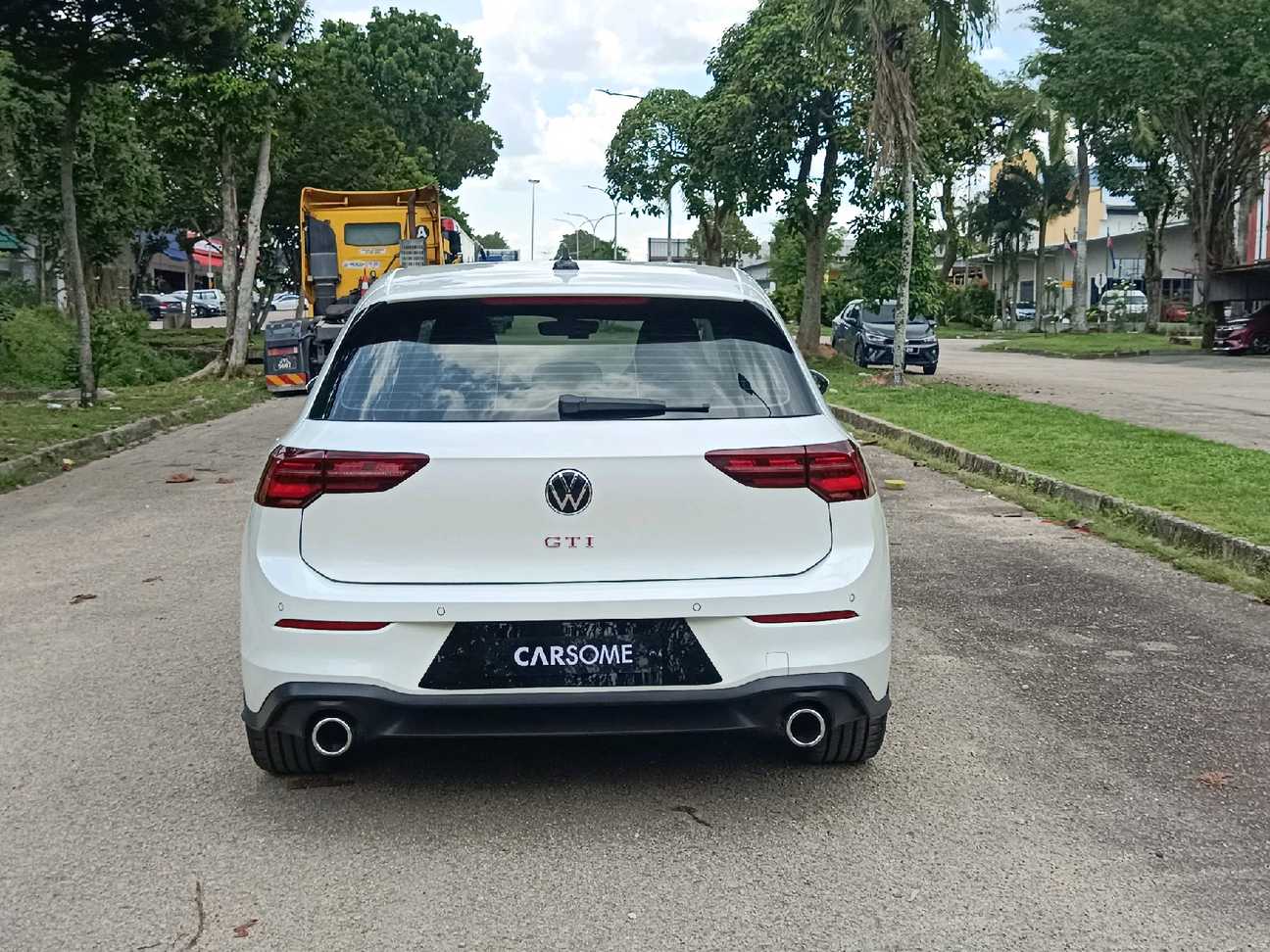 terpakai 2024 Volkswagen Golf GTI IQ.Drive 2.0
