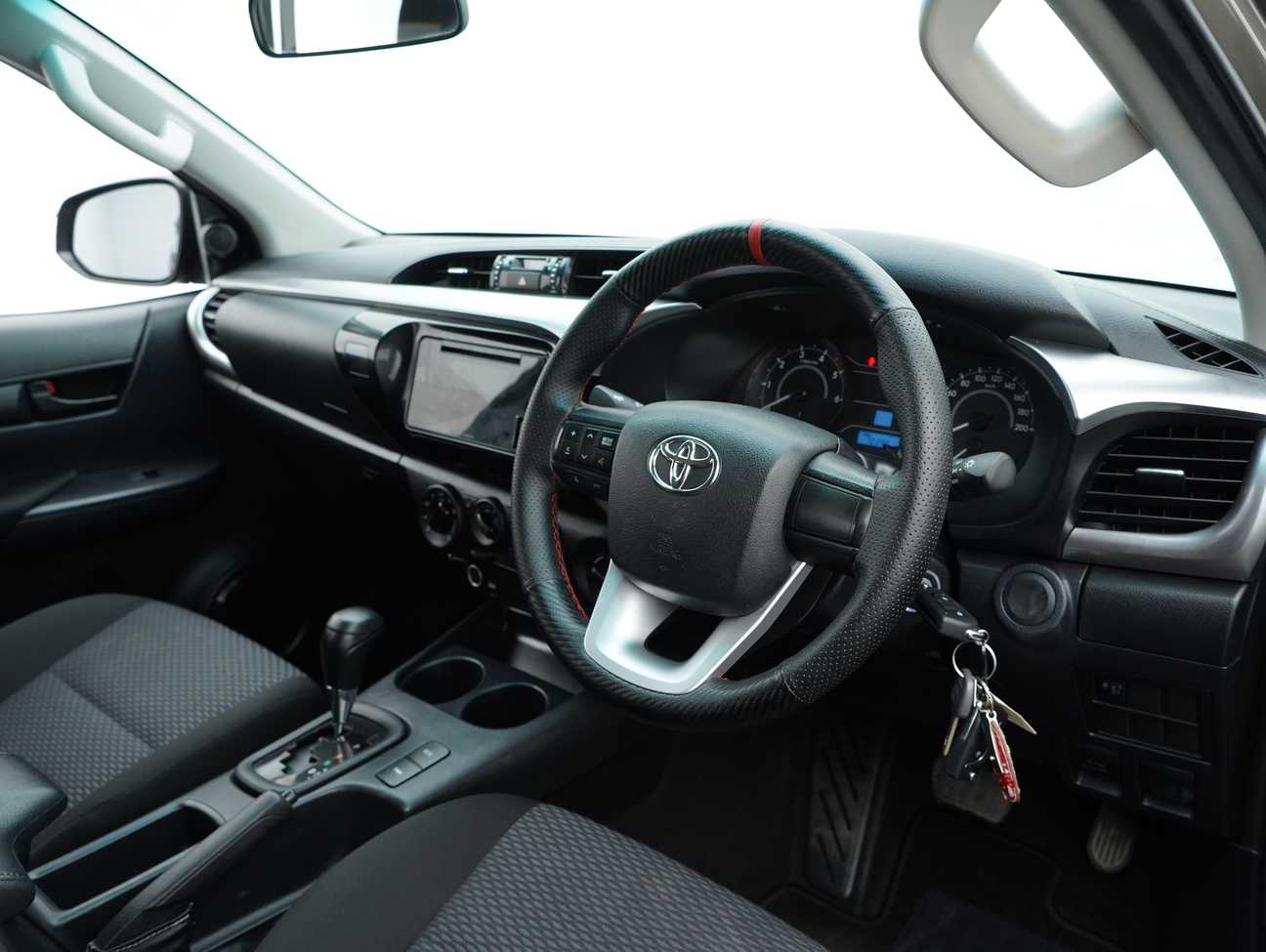 used 2023 Toyota Hilux E Dual Cab 2.4