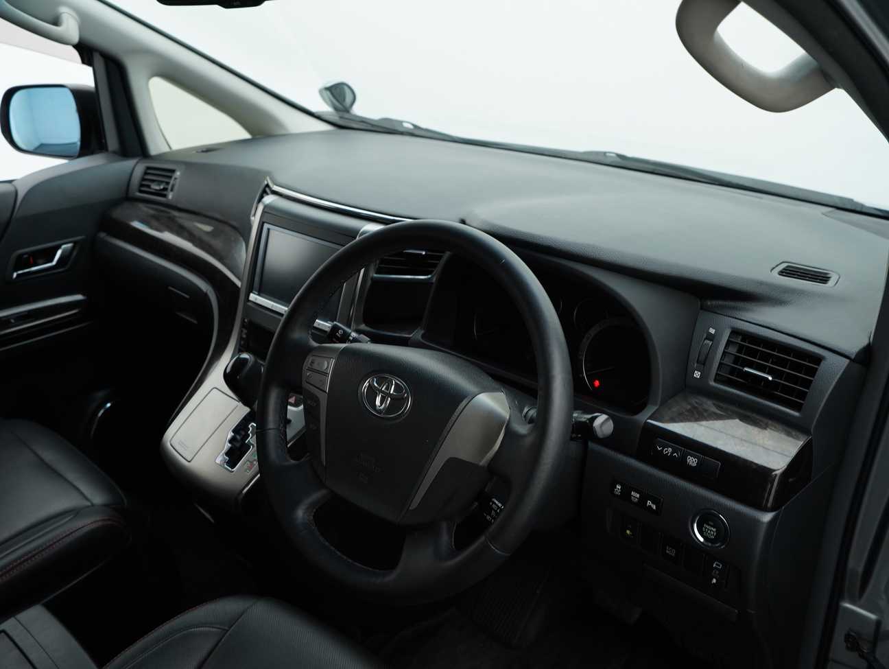 used 2013 Toyota Vellfire ZG 2.4