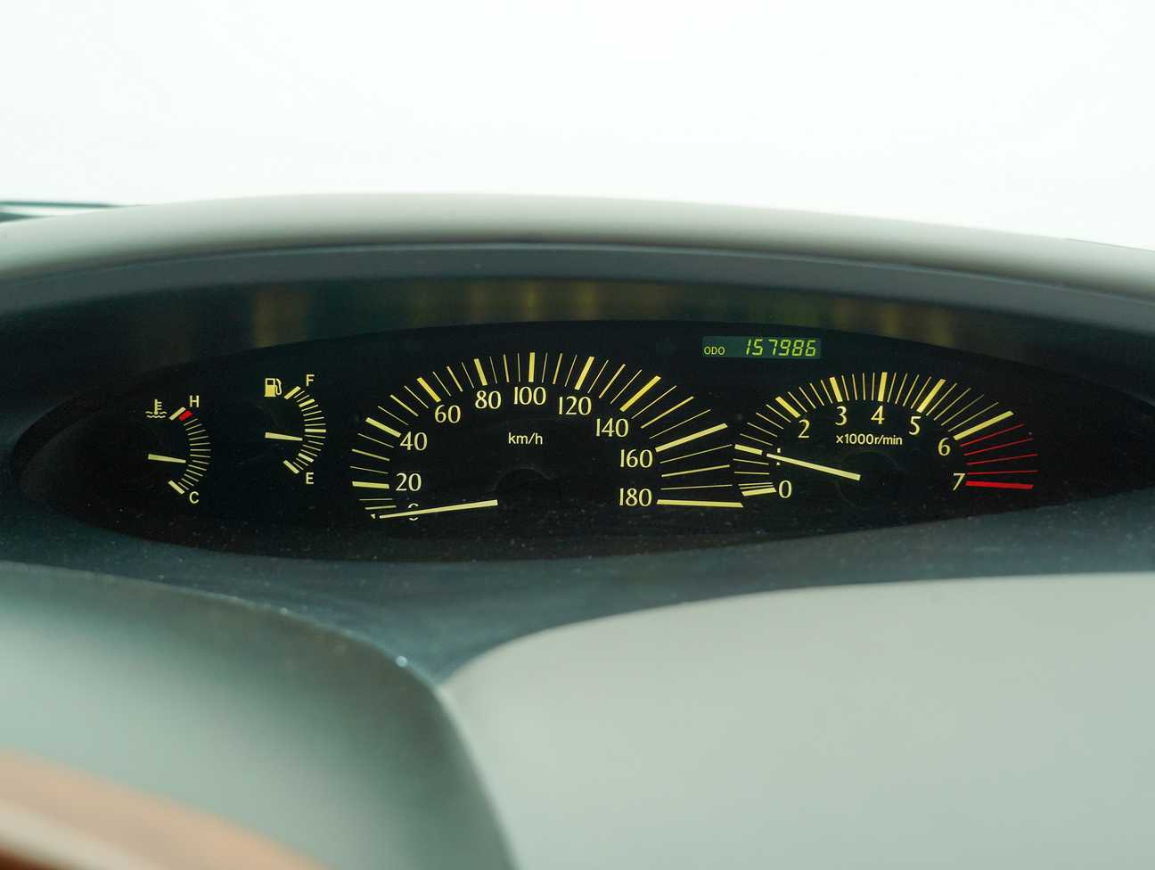 terpakai 2001 Toyota Estima G 2.4