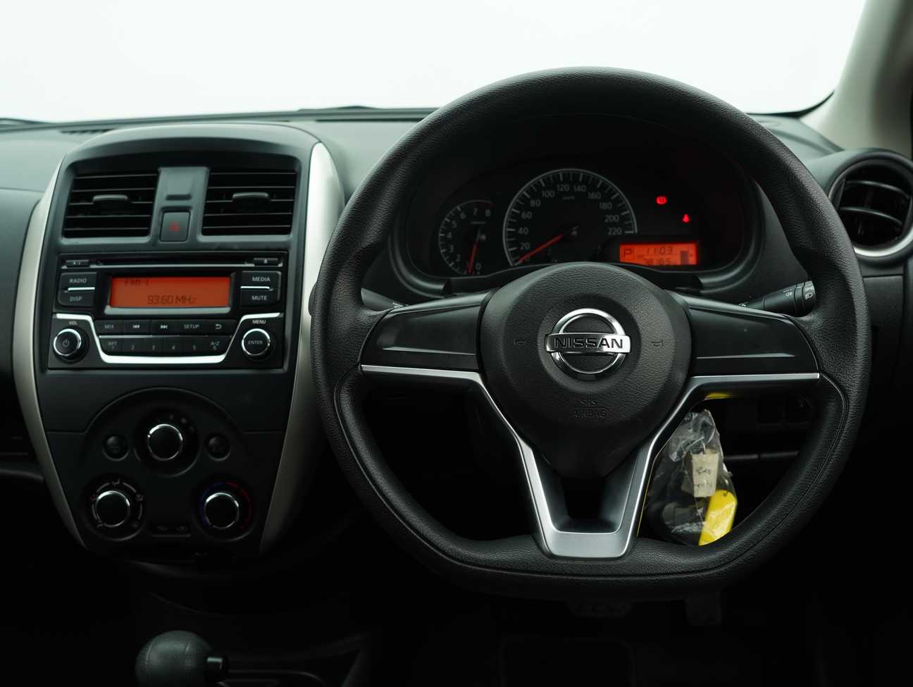 terpakai 2021 Nissan Almera E 1.5