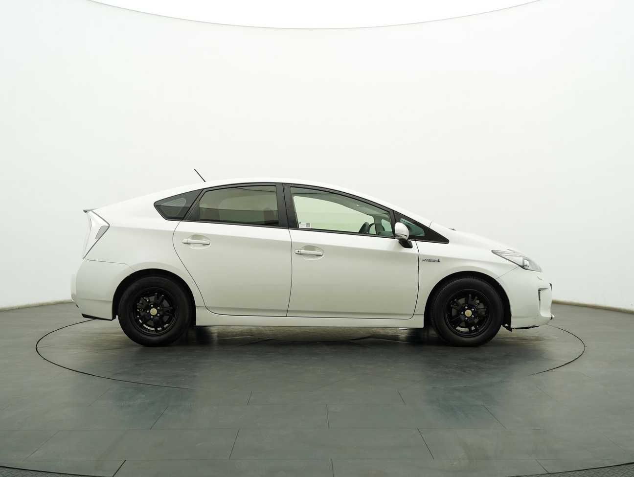 used 2013 Toyota Prius Luxury 1.8