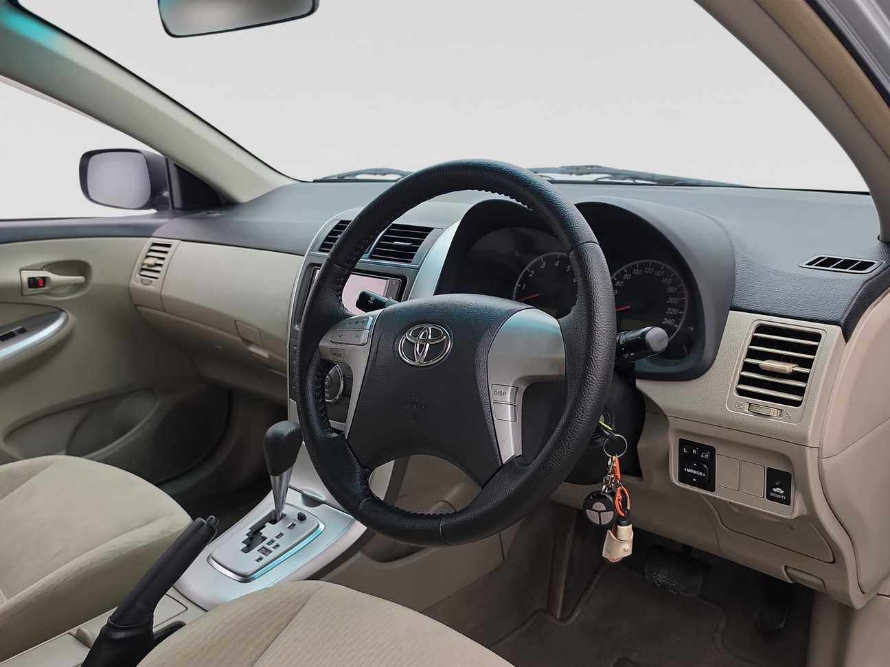 used 2013 Toyota Corolla Altis E 1.8