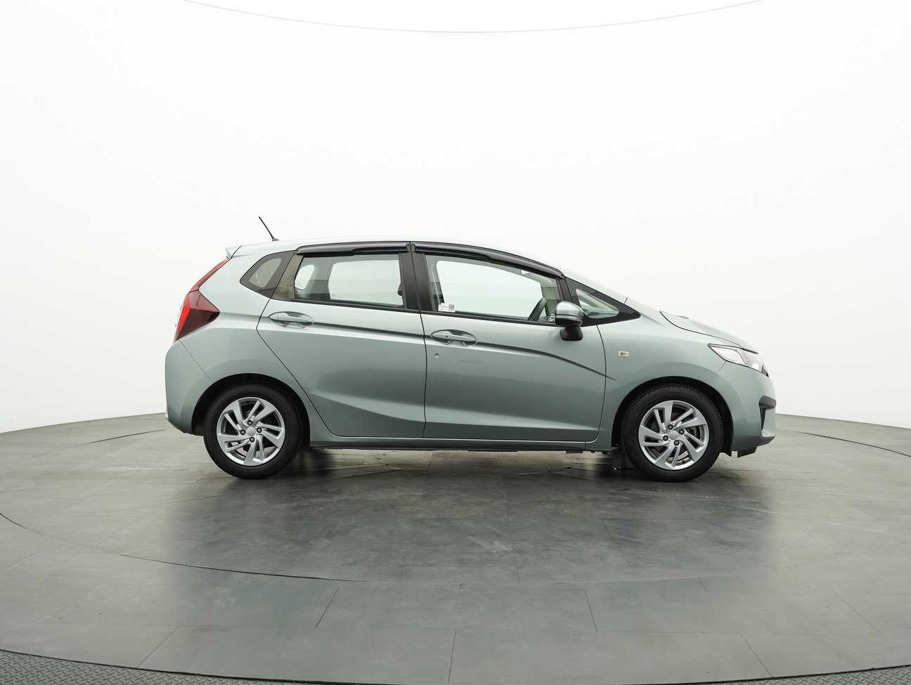 used 2014 Honda Jazz E 1.5