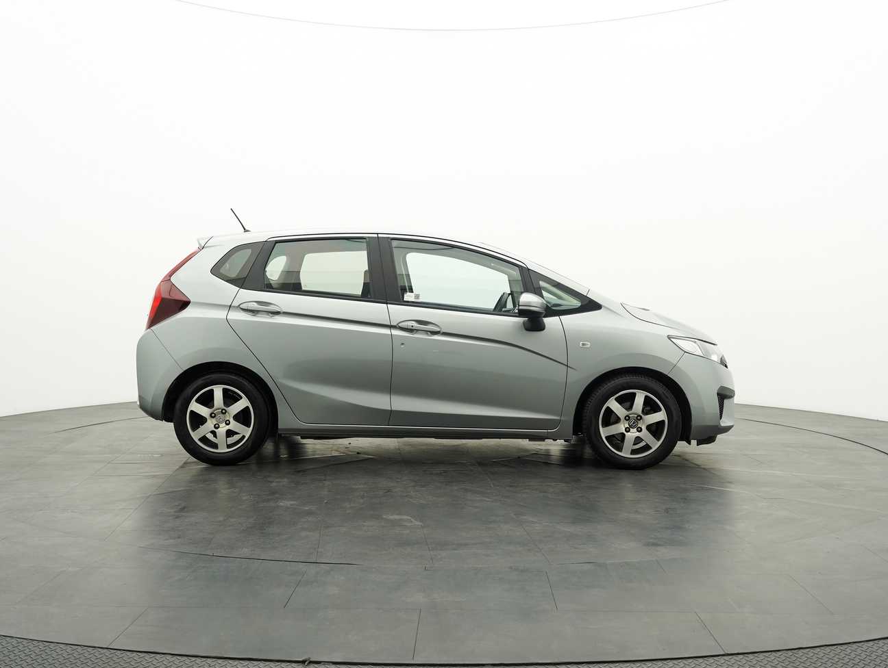used 2014 Honda Jazz E 1.5