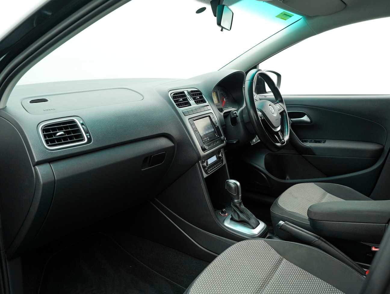 used 2018 Volkswagen POLO HATCHBACK 1.6