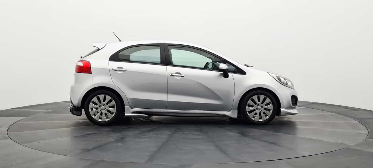 terpakai 2013 Kia RIO UB 1.4