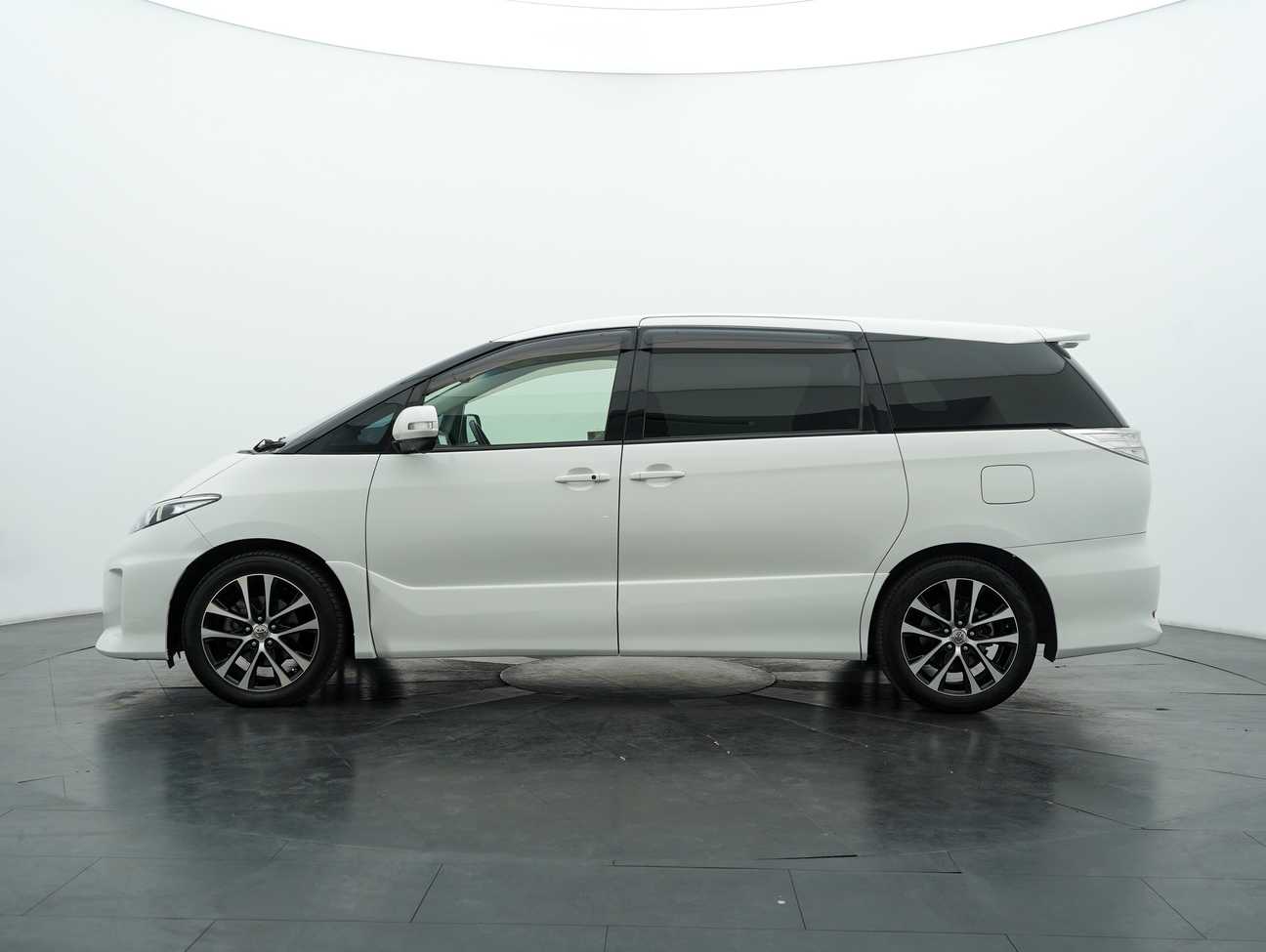 used 2014 Toyota Estima Aeras 2.4