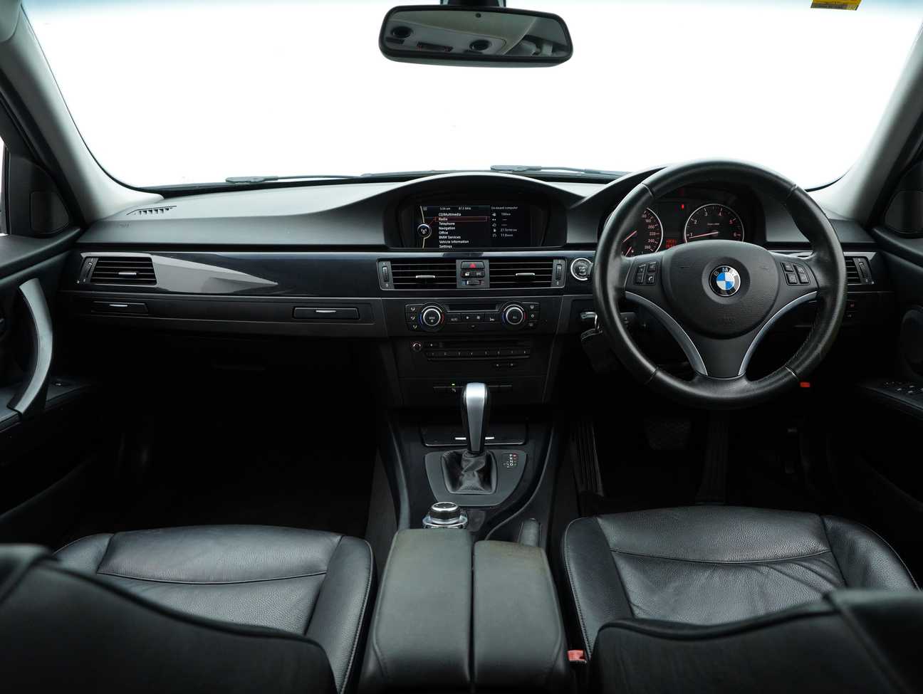 used 2011 BMW 320i  2.0