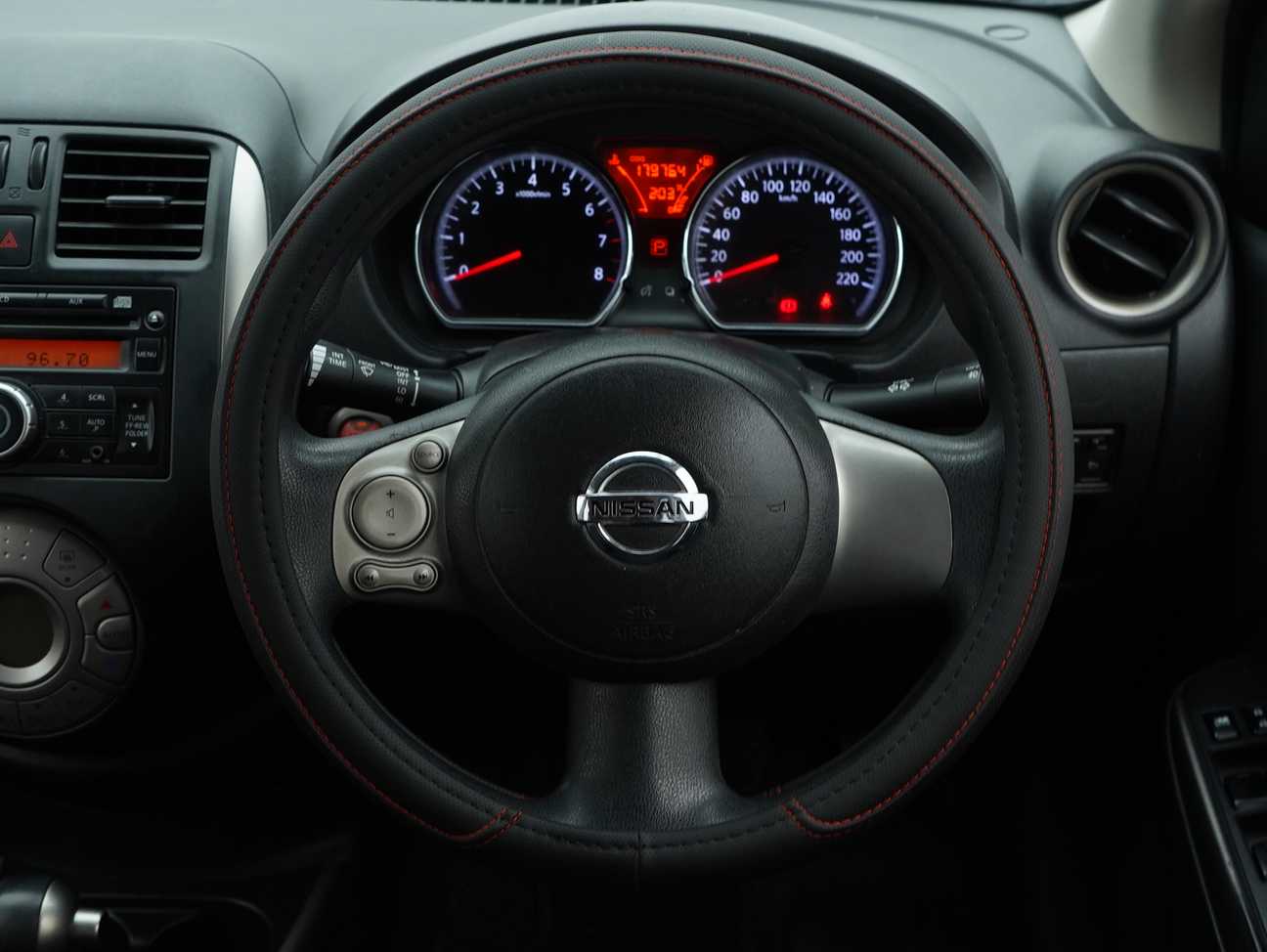 terpakai 2014 Nissan Almera VL 1.5