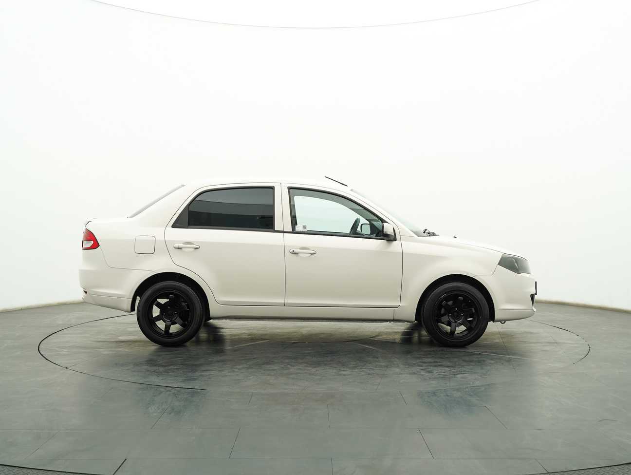 used 2014 Proton Saga SV 1.3