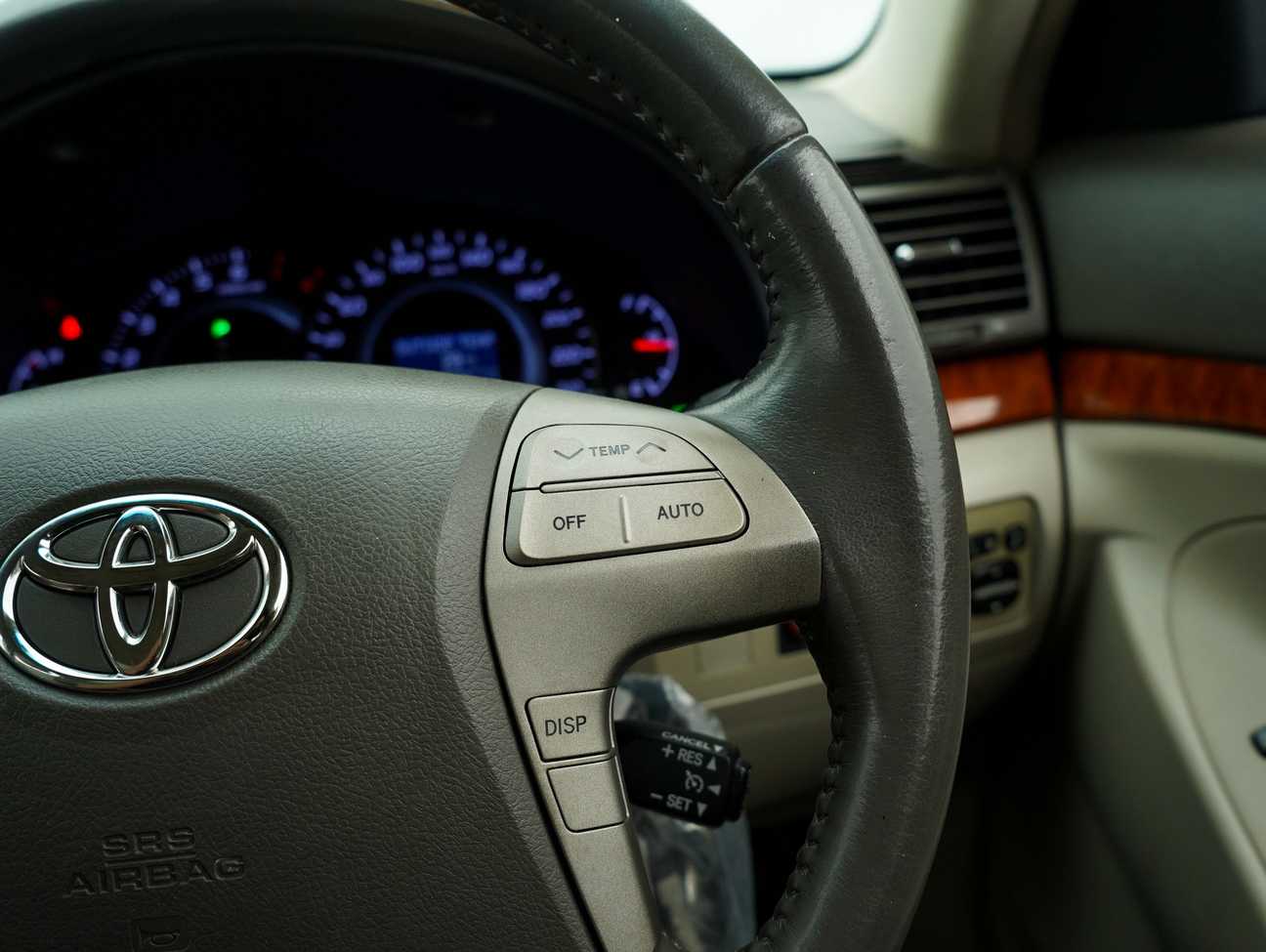 terpakai 2011 Toyota Camry G 2.0