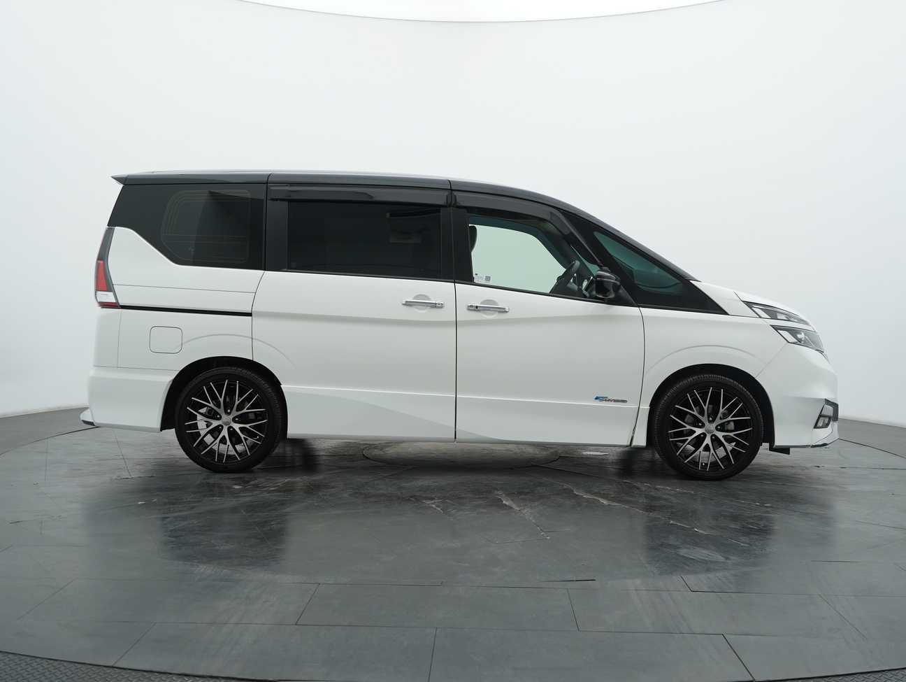 used 2020 Nissan Serena S-Hybrid High-Way Star 2.0