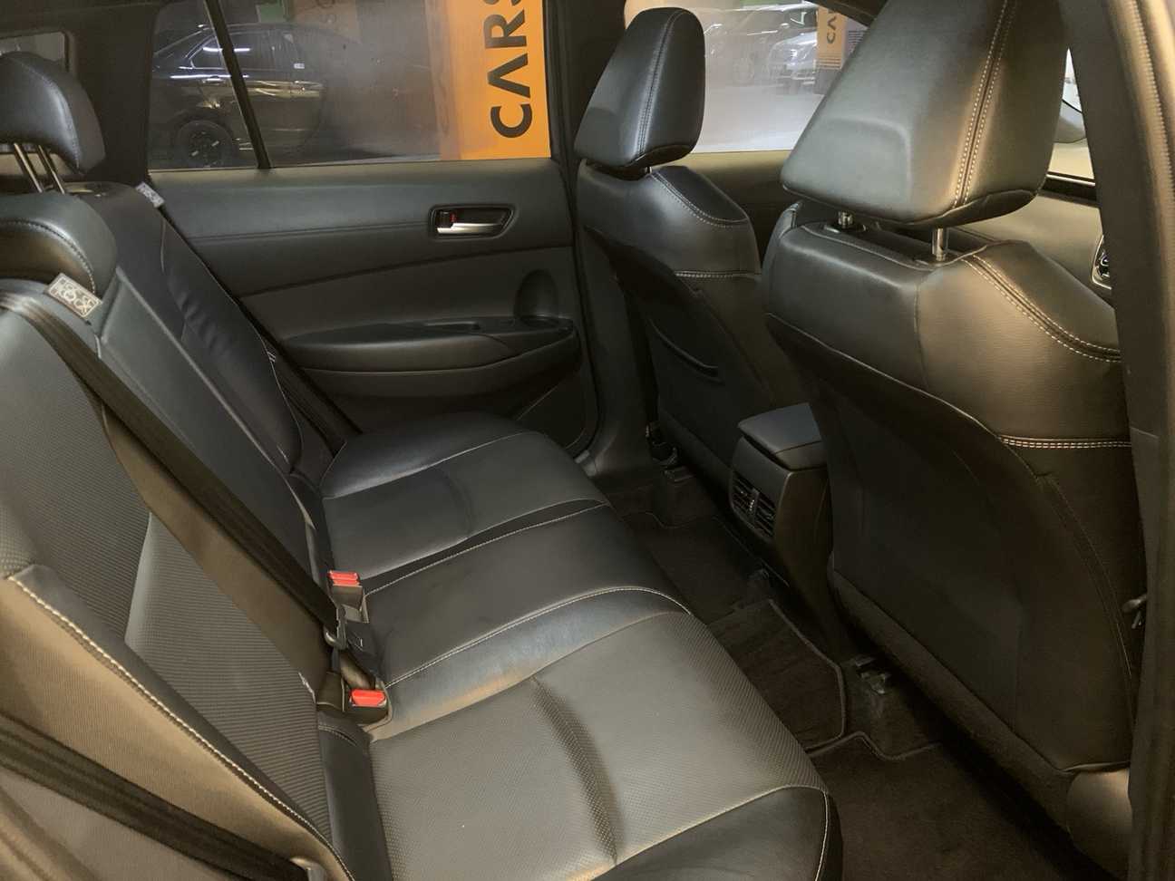 terpakai 2024 Toyota Corolla Cross Hybrid 1.8