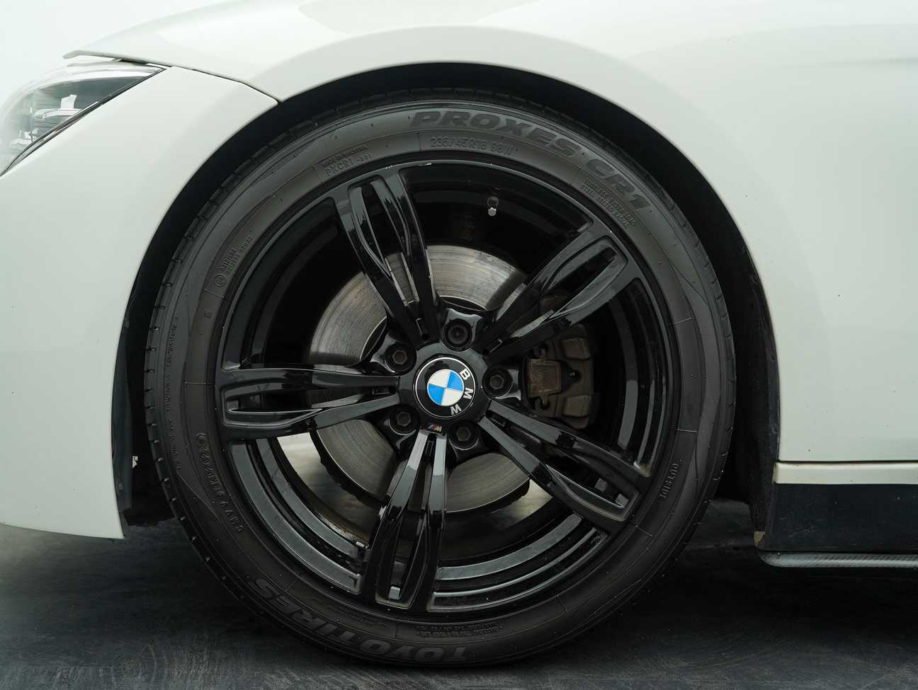 terpakai 2015 BMW 330i M Sport 2.0