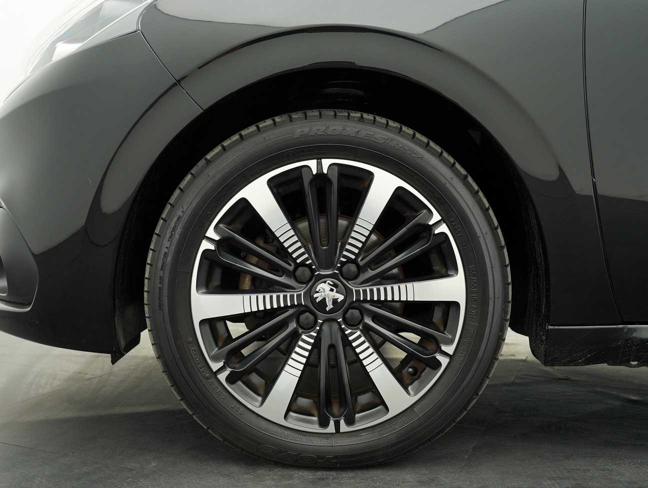 terpakai 2019 Peugeot 208 PureTech 1.2