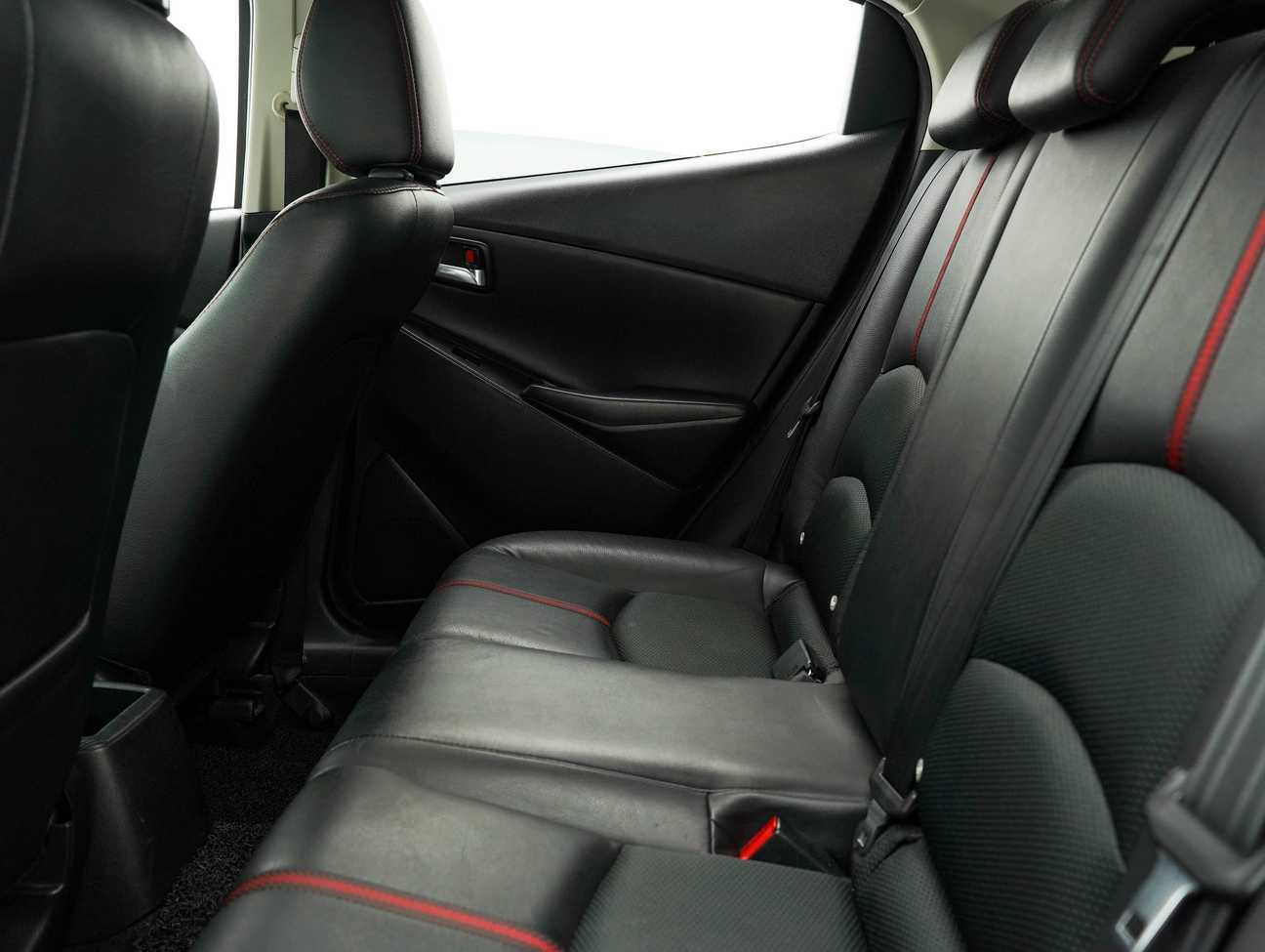 terpakai 2015 Mazda 2 SKYACTIV-G 1.5