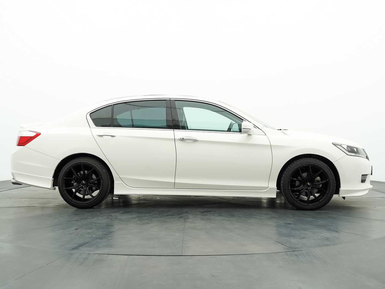 terpakai 2014 Honda ACCORD VTI-L 2.0