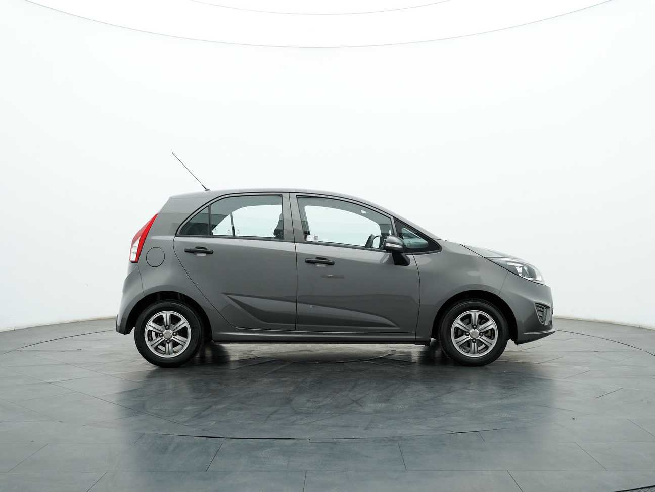 used 2015 Proton Iriz Standard 1.3