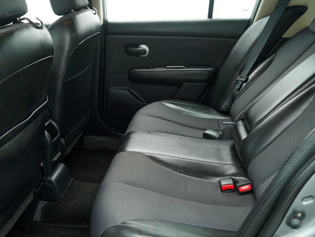 used 2007 Nissan Latio ST-L Sport 1.6