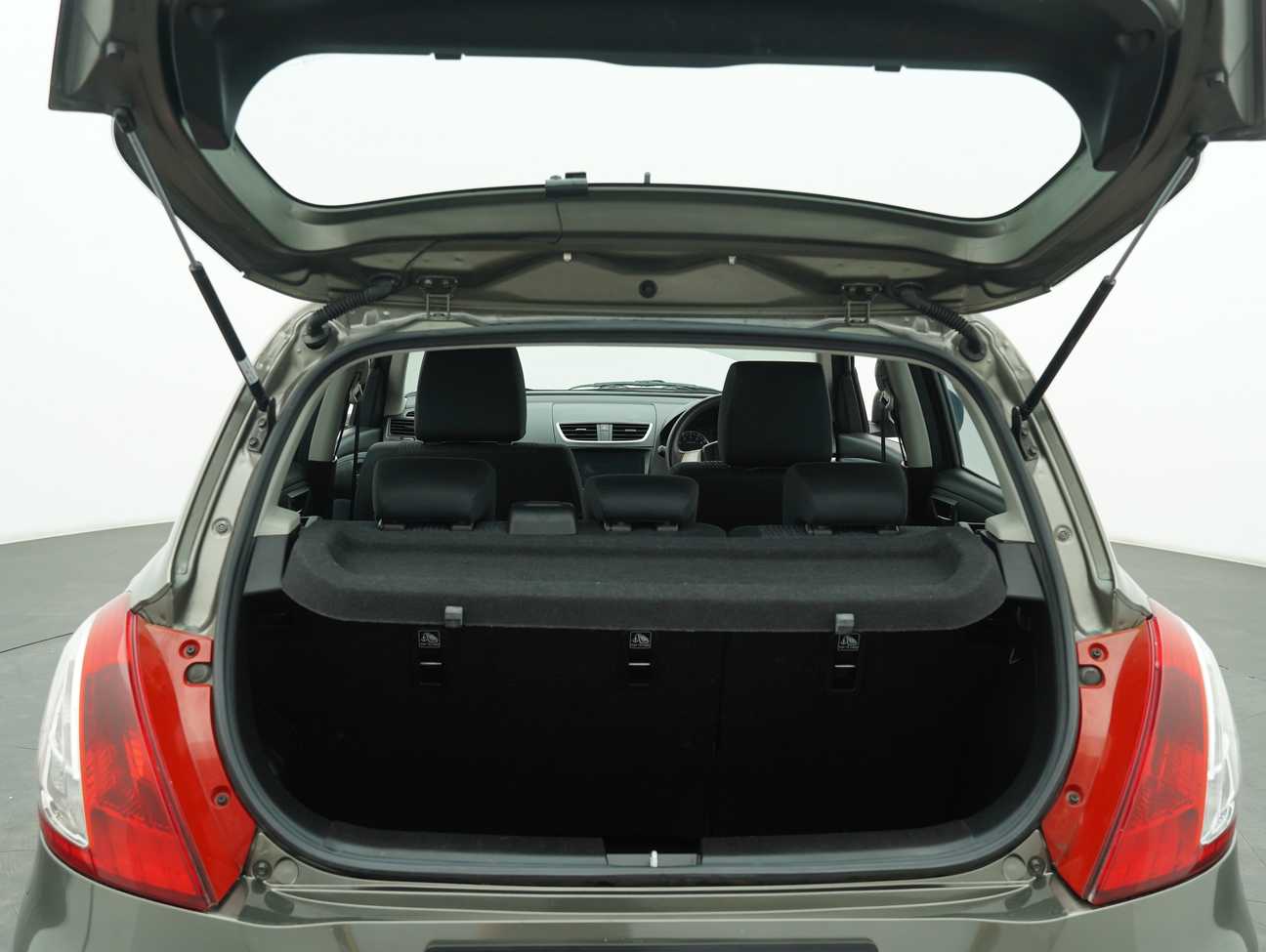 terpakai 2013 Suzuki Swift GL 1.4