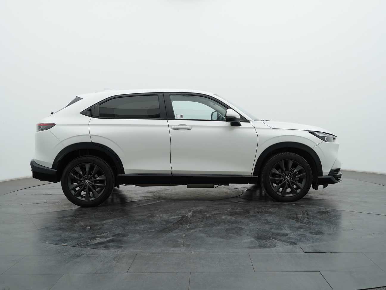 terpakai 2023 Honda HR-V V 1.5