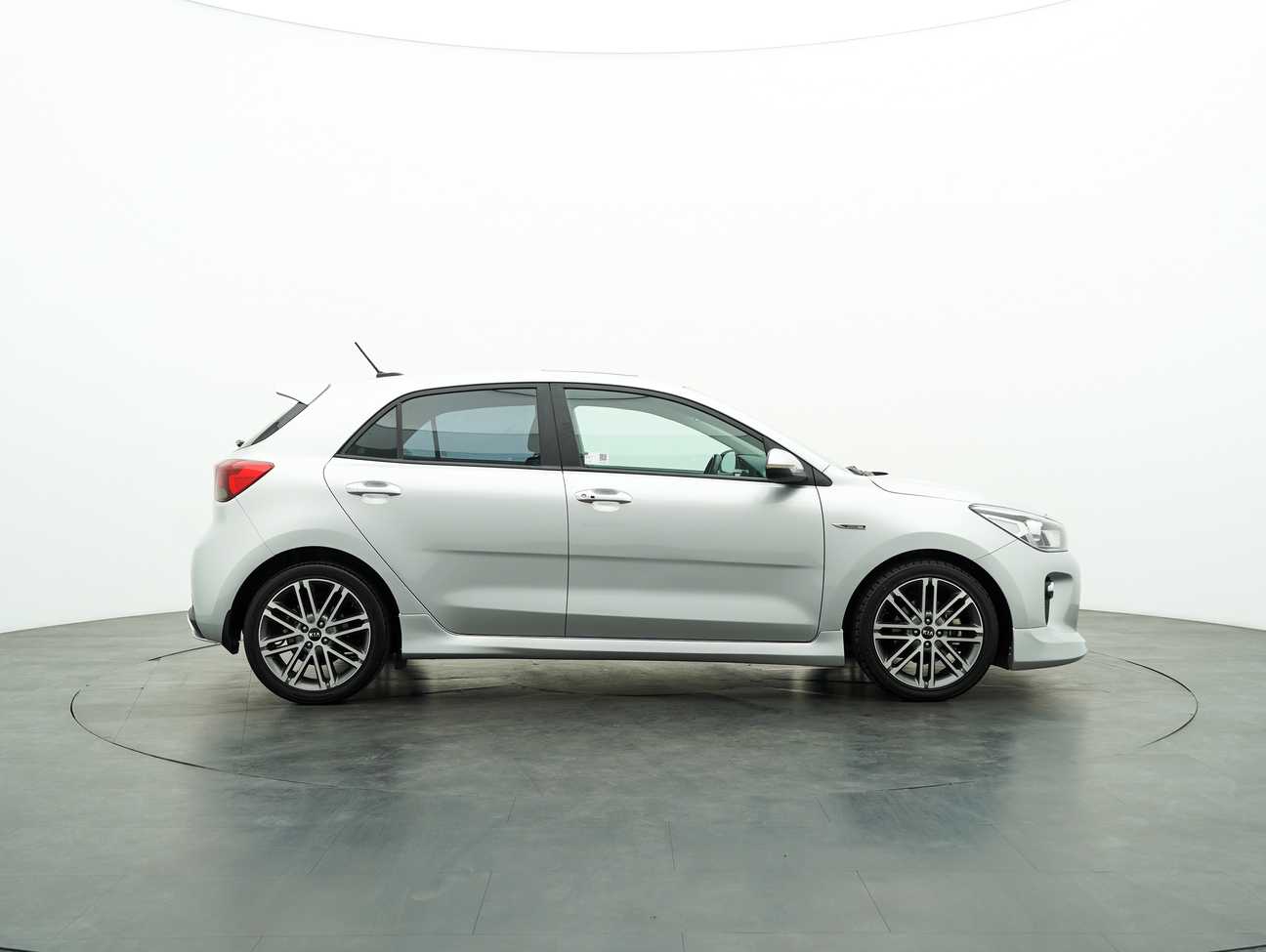 terpakai 2018 Kia Rio  1.4